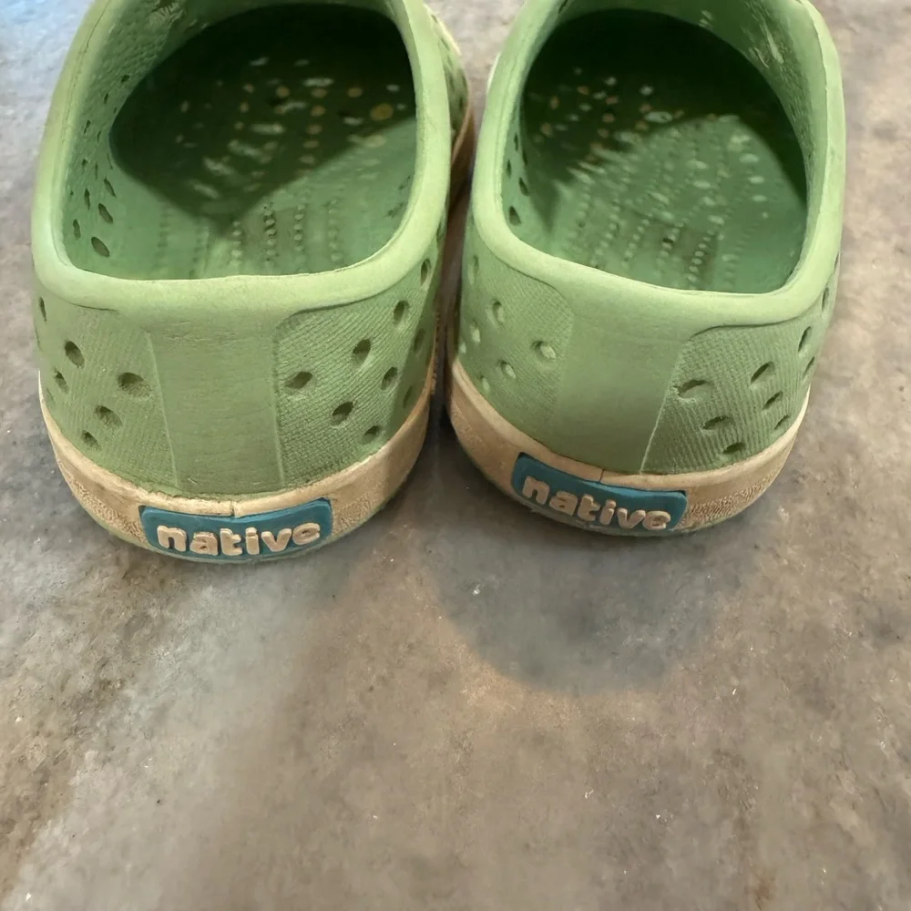 Native Kids Slip-On Water Shoes in Light Green and Cream